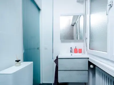 Ein Badezimmer in der Unterkunft Cozy modern Studio super location feels like home