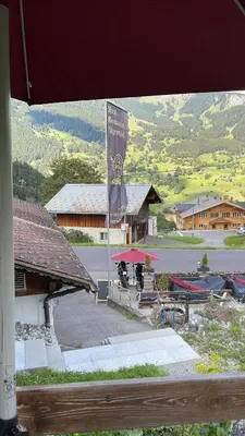 Ein allgemeiner Bergblick oder ein Berglick von des Hotels aus