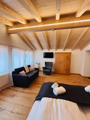 Ein Sitzbereich in der Unterkunft Typically Swiss Hotel Ermitage