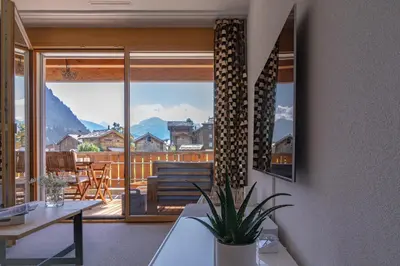 Ein allgemeiner Bergblick oder ein Berglick von der Ferienwohnung aus
