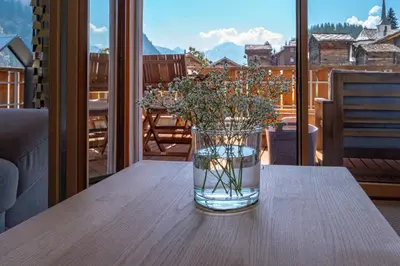 Ein allgemeiner Bergblick oder ein Berglick von der Ferienwohnung aus