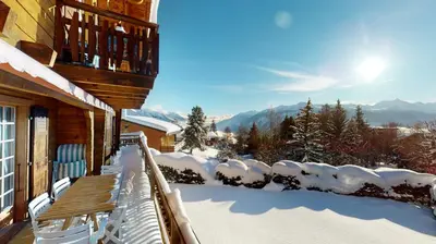 Ein allgemeiner Bergblick oder ein Berglick von der Ferienwohnung aus