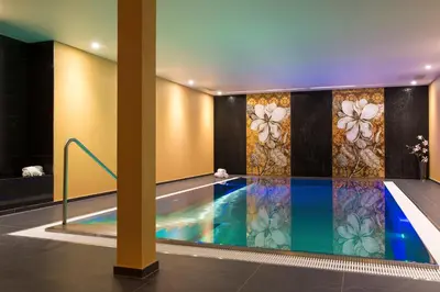 Der Swimmingpool an oder in der Nähe von Chalet Shalimar