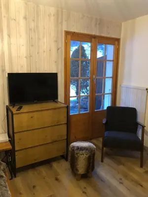 TV/Unterhaltungsangebot in der Unterkunft Le Cerf, magnifique studio avec jardin-terrasse et garage