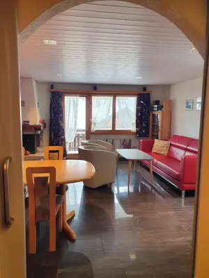 Ein Sitzbereich in der Unterkunft Chalet Alba A