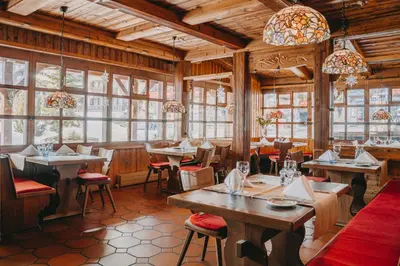 Ein Restaurant oder anderes Speiselokal in der Unterkunft Sunstar Hotel & SPA Grindelwald