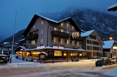 Ein allgemeiner Bergblick oder ein Berglick von des Hotels aus