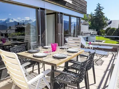 Ein allgemeiner Bergblick oder ein Berglick von der Ferienwohnung aus