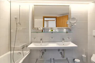 Ein Badezimmer in der Unterkunft Hotel Bristol Relais du Silence Superior
