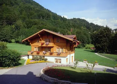 Ein allgemeiner Bergblick oder ein Berglick von des Hotels aus