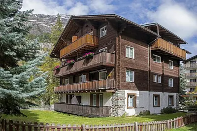 Das Gebäude in dem sich die Ferienwohnung befindet
