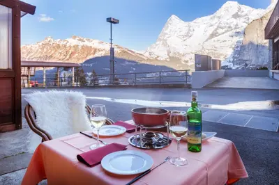 Ein allgemeiner Bergblick oder ein Berglick von der Pension aus