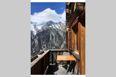 Ein allgemeiner Bergblick oder ein Berglick von der Ferienwohnung aus