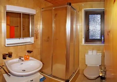 Ein Badezimmer in der Unterkunft Haus Arolle, Bettmeralp