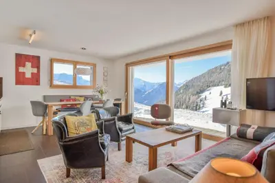 Ein allgemeiner Bergblick oder ein Berglick von der Ferienwohnung aus