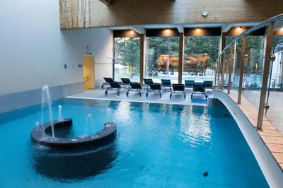 Der Swimmingpool an oder in der Nähe von Le Bristol Leukerbad