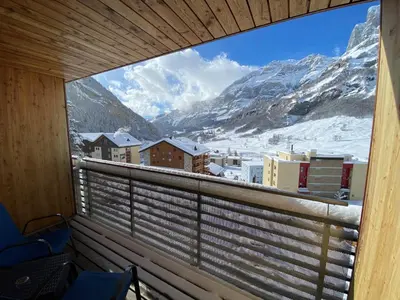 Ein allgemeiner Bergblick oder ein Berglick von des Hotels aus