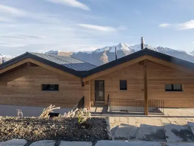 Ein allgemeiner Bergblick oder ein Berglick von der Ferienwohnung aus