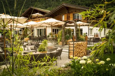 Ein Garten an der Unterkunft Hotel-Restaurant Burgseeli