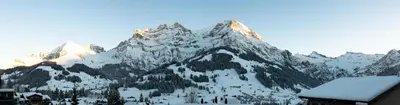 Ein allgemeiner Bergblick oder ein Berglick von des Hotels aus