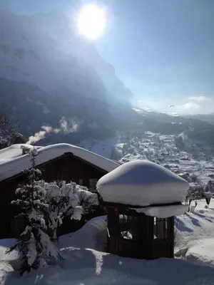Ein allgemeiner Bergblick oder ein Berglick von des Hotels aus