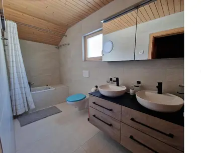 Ein Badezimmer in der Unterkunft Bettmeralp Chalet Zendorn