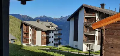 Ein allgemeiner Bergblick oder ein Berglick von der Ferienwohnung aus