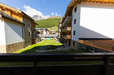 Ein allgemeiner Bergblick oder ein Berglick von der Ferienwohnung aus