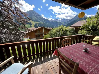 Ein allgemeiner Bergblick oder ein Berglick von der Ferienwohnung aus