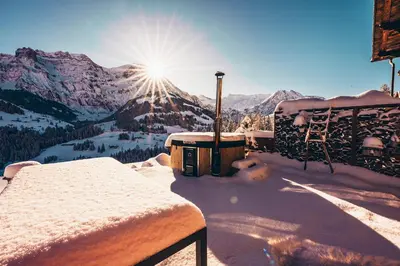 Ein allgemeiner Bergblick oder ein Berglick von der Ferienwohnung aus