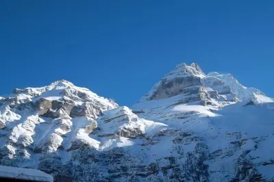 Ein allgemeiner Bergblick oder ein Berglick von der Ferienwohnung aus