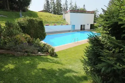 Der Swimmingpool an oder in der Nähe von Studio rénové et élégant en plein centre