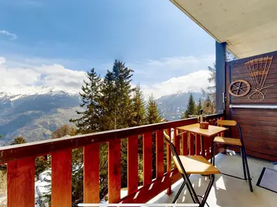 Ein allgemeiner Bergblick oder ein Berglick von der Ferienwohnung aus