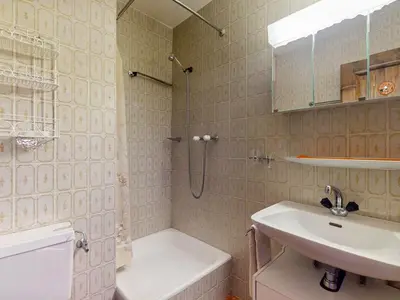 Ein Badezimmer in der Unterkunft Studio Hameau A04 by Interhome