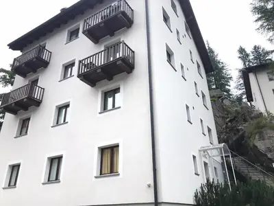 Das Gebäude in dem sich die Ferienwohnung befindet