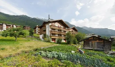 Ein allgemeiner Bergblick oder ein Berglick von der Ferienwohnung aus