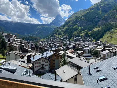 Ein allgemeiner Bergblick oder ein Berglick von der Ferienwohnung aus