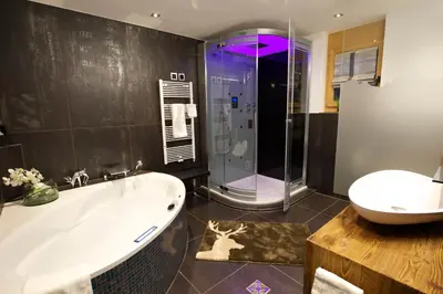 Ein Badezimmer in der Unterkunft Chalet Matterland