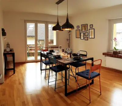 Ein Sitzbereich in der Unterkunft Interlaken City Apartments