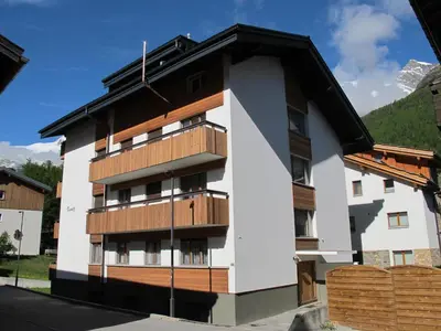 Das Gebäude in dem sich die Ferienwohnung befindet