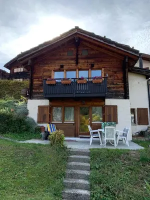 Das Gebäude in dem sich das Chalet befindet