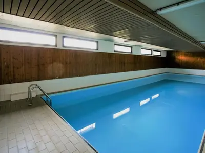 Der Swimmingpool an oder in der Nähe von Studio Panorama 66 by Interhome