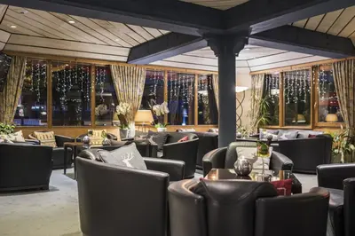 Ein Sitzbereich in der Unterkunft Hotel Kreuz Lenk