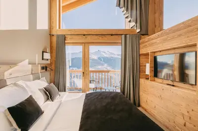 Ein allgemeiner Bergblick oder ein Berglick von des Hotels aus