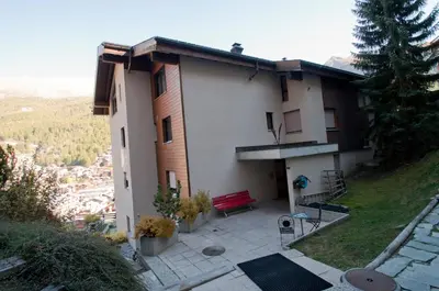 Das Gebäude in dem sich die Ferienwohnung befindet