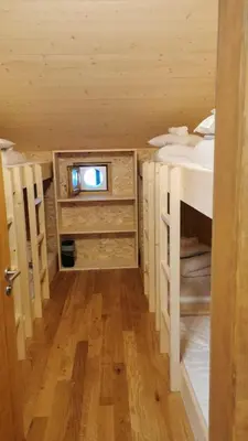 Ein Etagenbett oder Etagenbetten in einem Zimmer der Unterkunft Cabane Bella-Tola