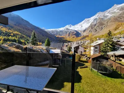 Ein allgemeiner Bergblick oder ein Berglick von der Ferienwohnung aus