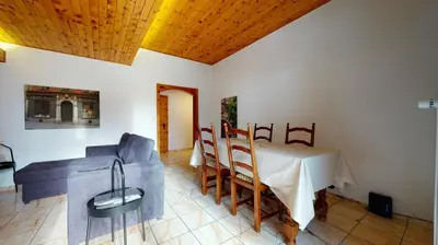 Ein Sitzbereich in der Unterkunft 5min. from the ski slopes Crans-Montana, 2 bedrooms, covered parking