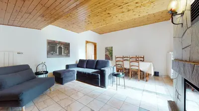 Ein Sitzbereich in der Unterkunft 5min. from the ski slopes Crans-Montana, 2 bedrooms, covered parking