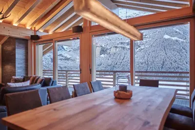 Ein allgemeiner Bergblick oder ein Berglick von der Ferienwohnung aus